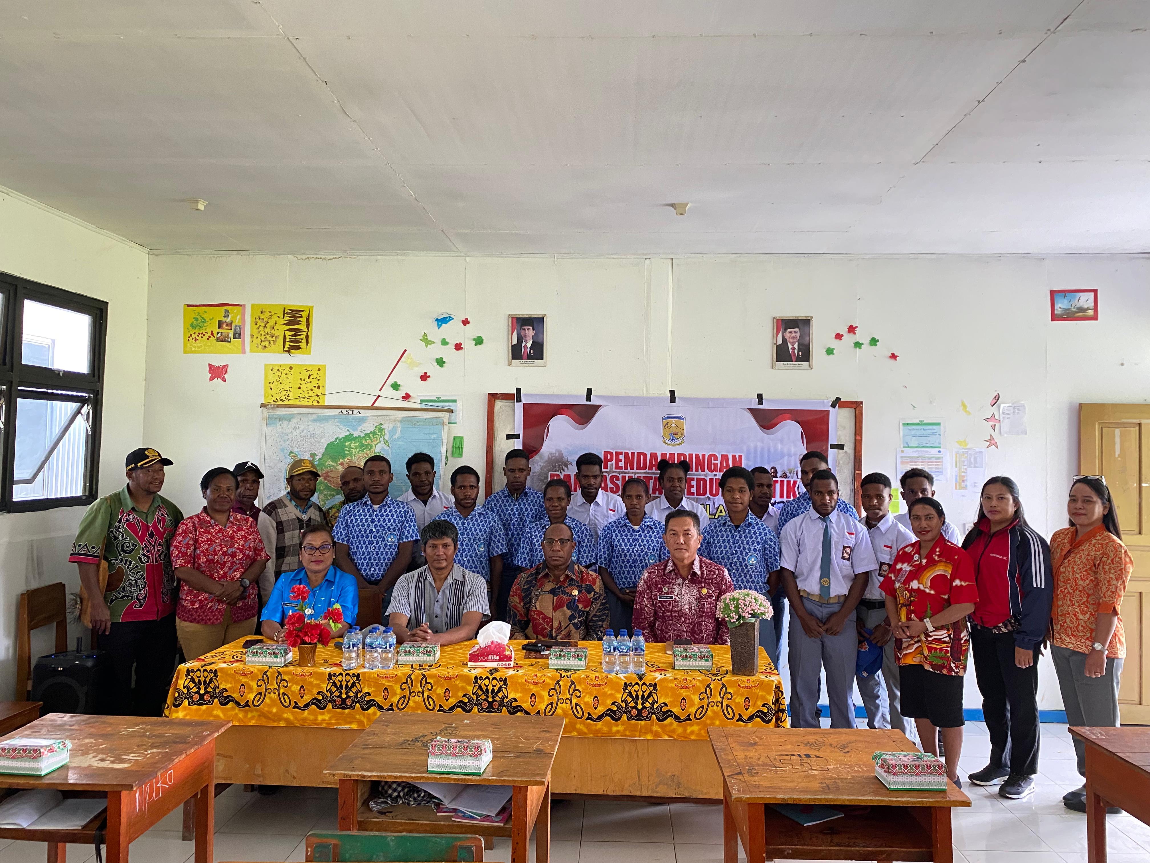 Diskominfo Puncak Gelar Pendampingan Edukasi TIK untuk Pelajar SMKN 1 Ilaga